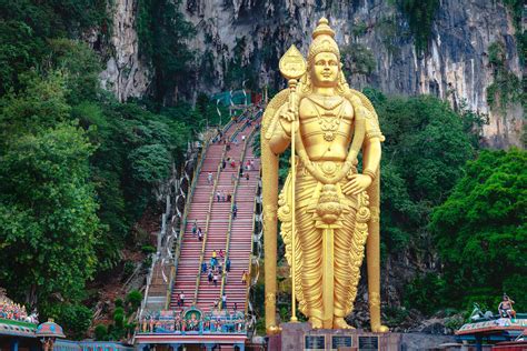  The Bearded Lady of Batu Caves! A Journey Through Malaysian Folktales